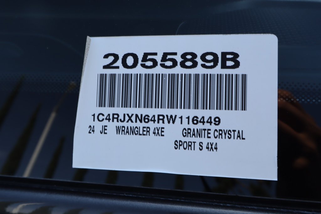 Used 2024 Jeep Wrangler Unlimited w/ Convenience Group AWD/4WD image 39