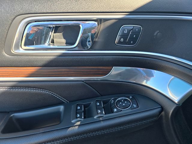 Used 2017 Ford Explorer Limited w/ Equipment Group 301A FWD image 19