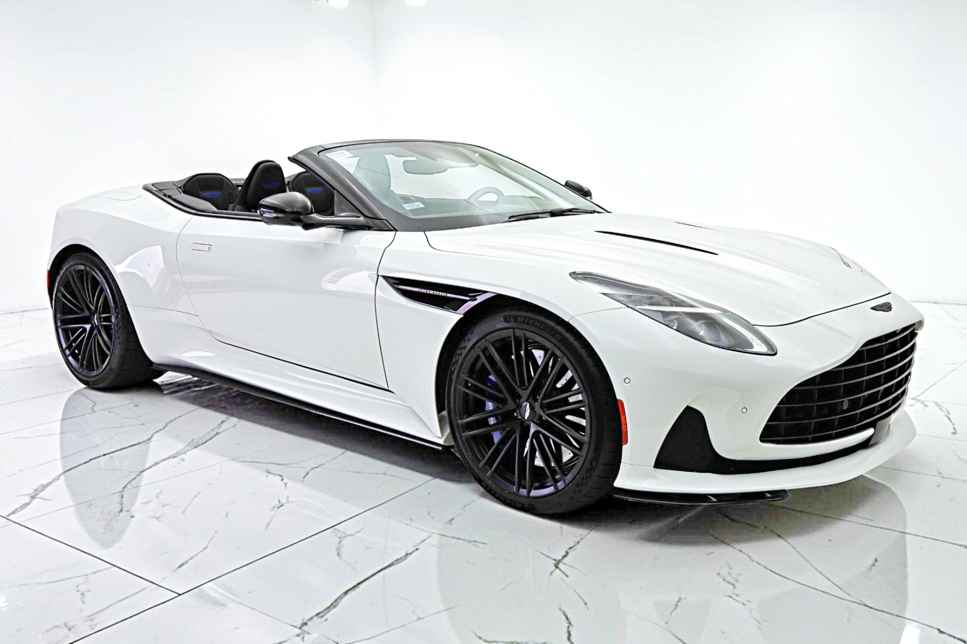 Used 2024 Aston Martin DB12 Convertible RWD image 24