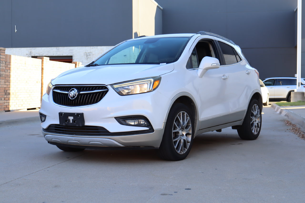 Used 2018 Buick Encore Sport Touring FWD image 2