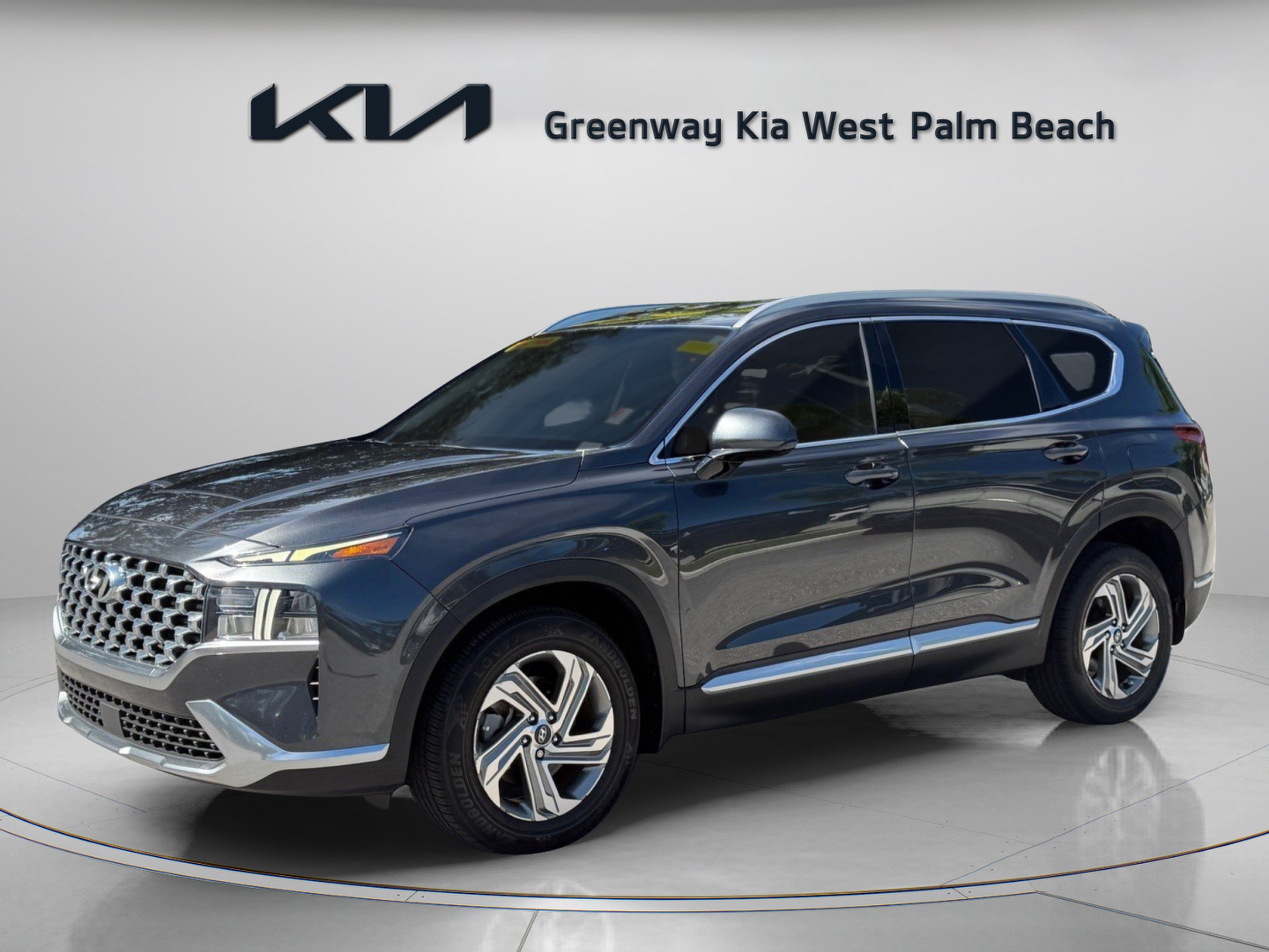 Used 2021 Hyundai Santa Fe SEL FWD image 3