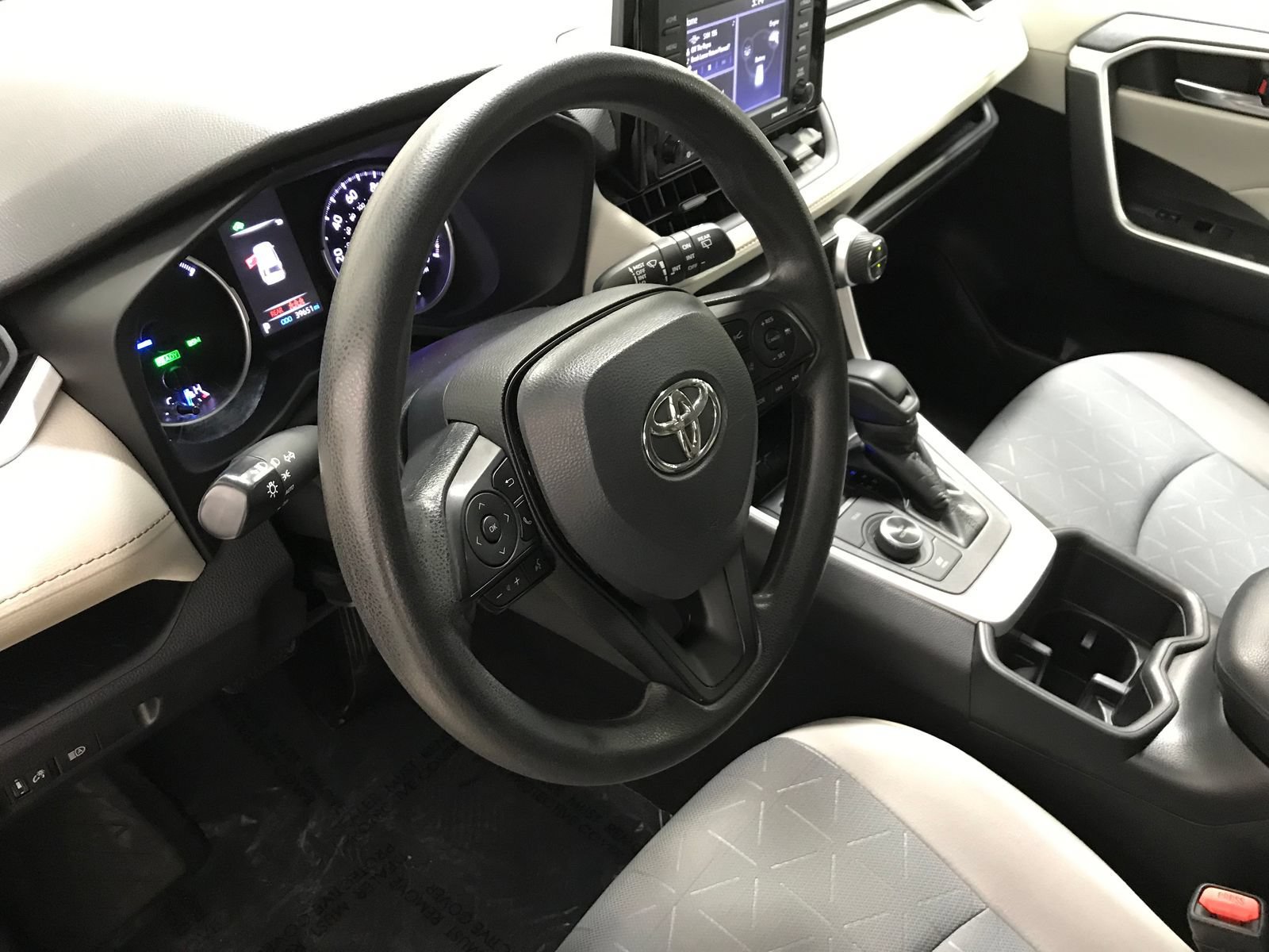 Used 2022 Toyota RAV4 XLE AWD/4WD image 14