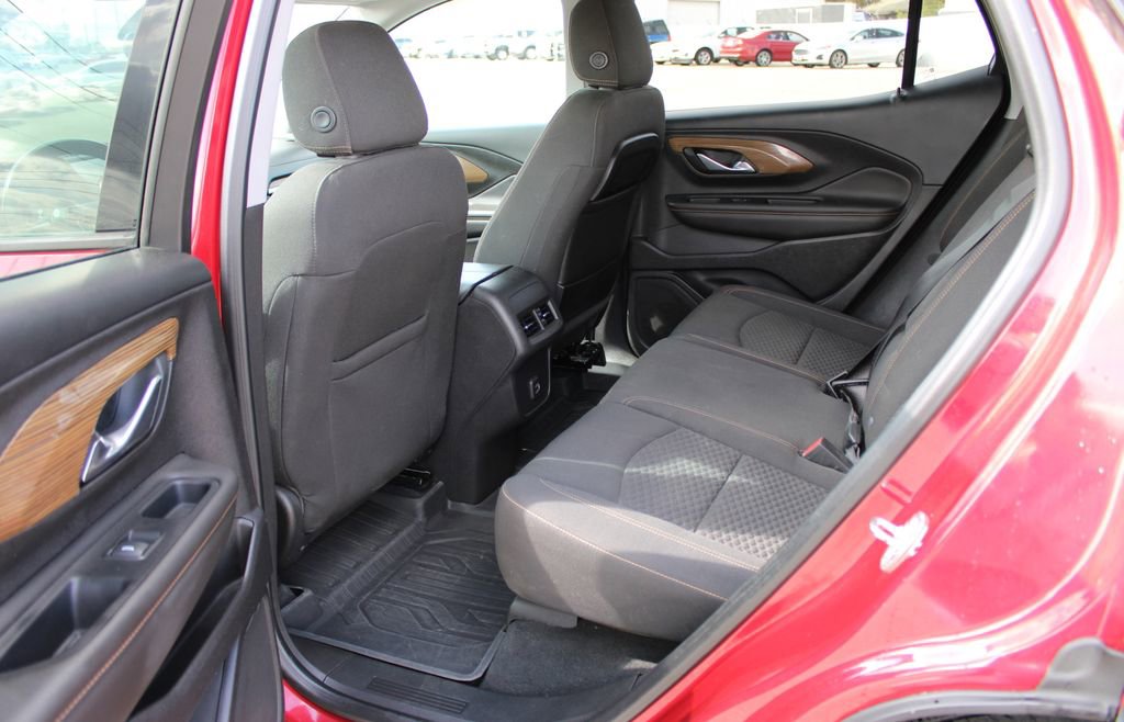 Used 2020 GMC Terrain SLE w/ Driver Convenience Package image 9