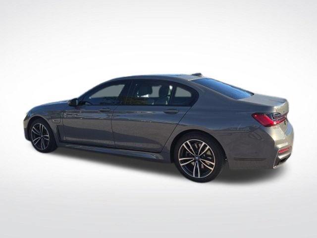 Used 2022 BMW 745e xDrive w/ M Sport Package AWD/4WD image 4