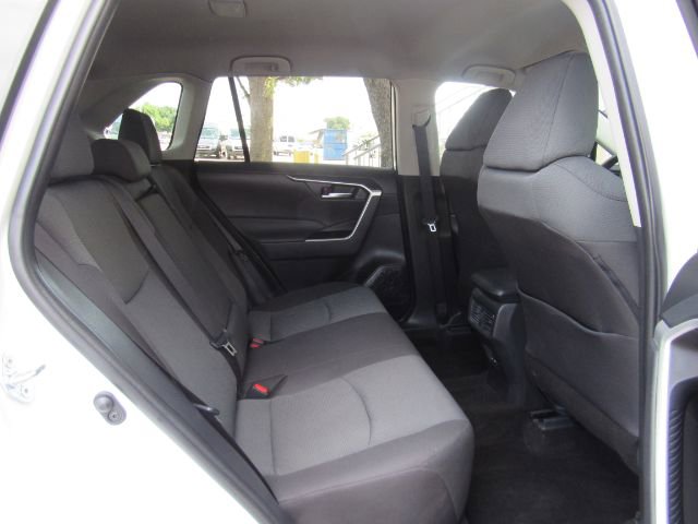 Used 2025 Toyota RAV4 XLE image 23