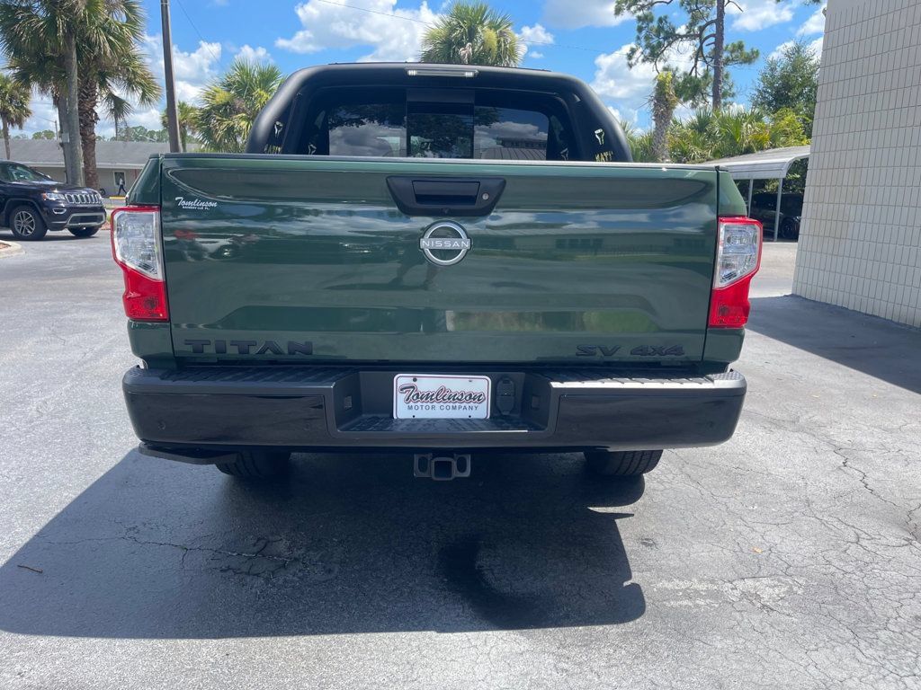 Used 2024 Nissan Titan SV w/ SV Bronze Edition Package AWD/4WD image 4