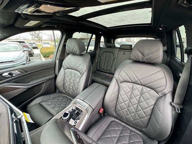 New 2026 BMW X5 xDrive50e w/ Executive Package image 30