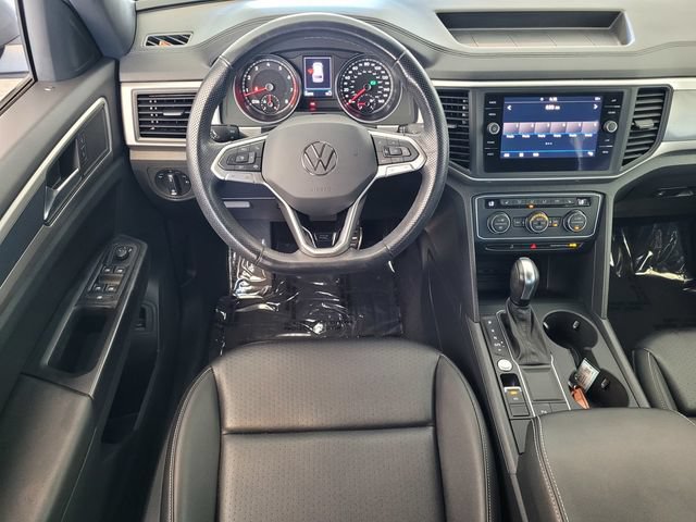 Used 2020 Volkswagen Atlas Cross Sport SE w/ Panoramic Sunroof Package FWD image 16