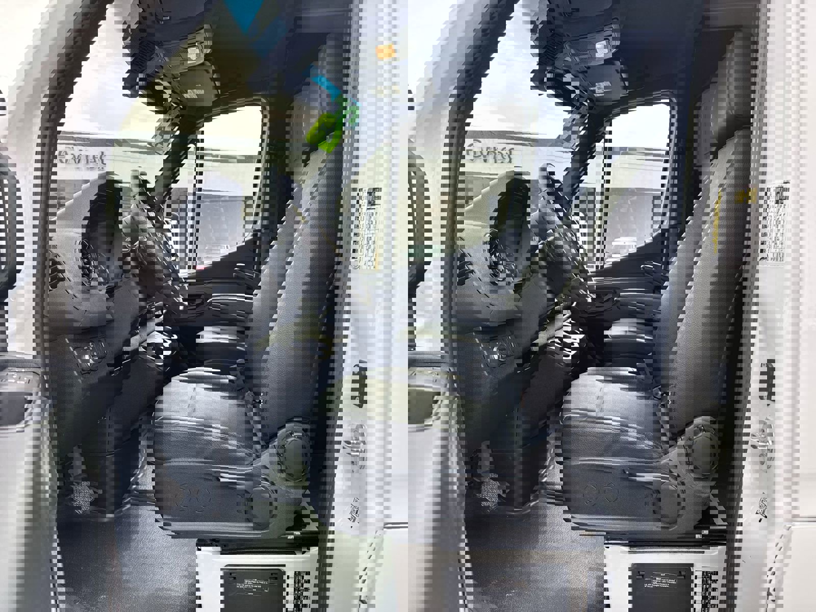 Used 2025 Mercedes-Benz Sprinter 2500 image 16