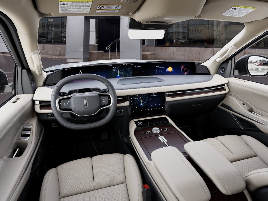 New 2027 Lincoln Navigator Premiere AWD/4WD image 9