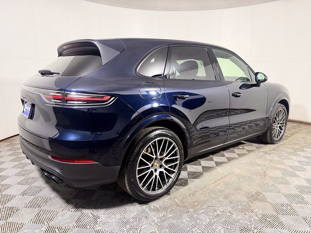 Used 2022 Porsche Cayenne Platinum Edition AWD/4WD image 7