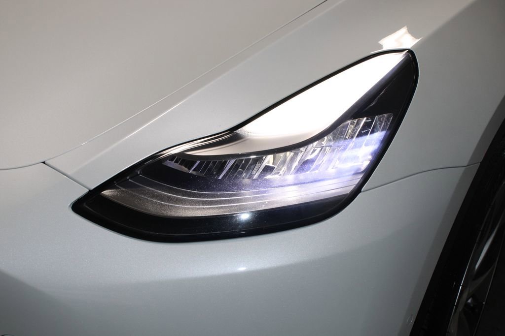 Used 2021 Tesla Model Y Long Range image 50