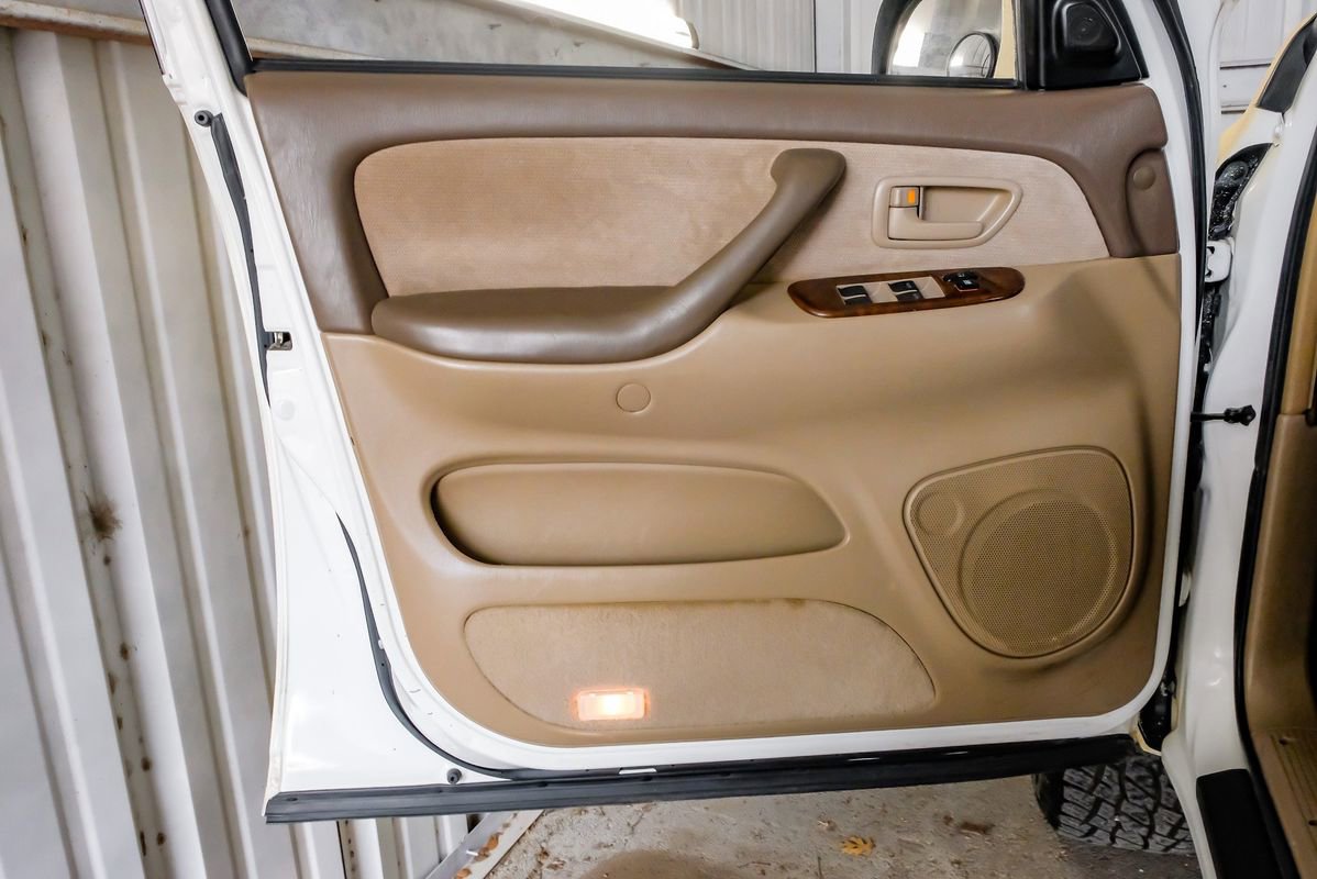 Used 2004 Toyota Sequoia SR5 image 43