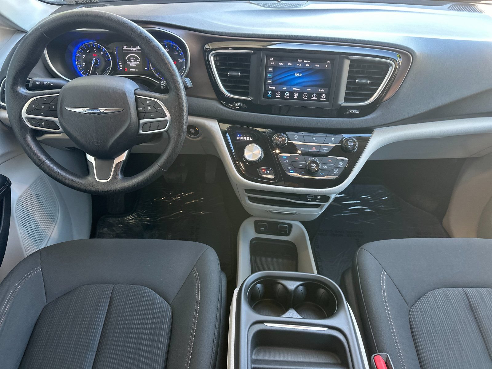 Used 2019 Chrysler Pacifica Touring Plus w/ Tire & Wheel Group FWD image 13