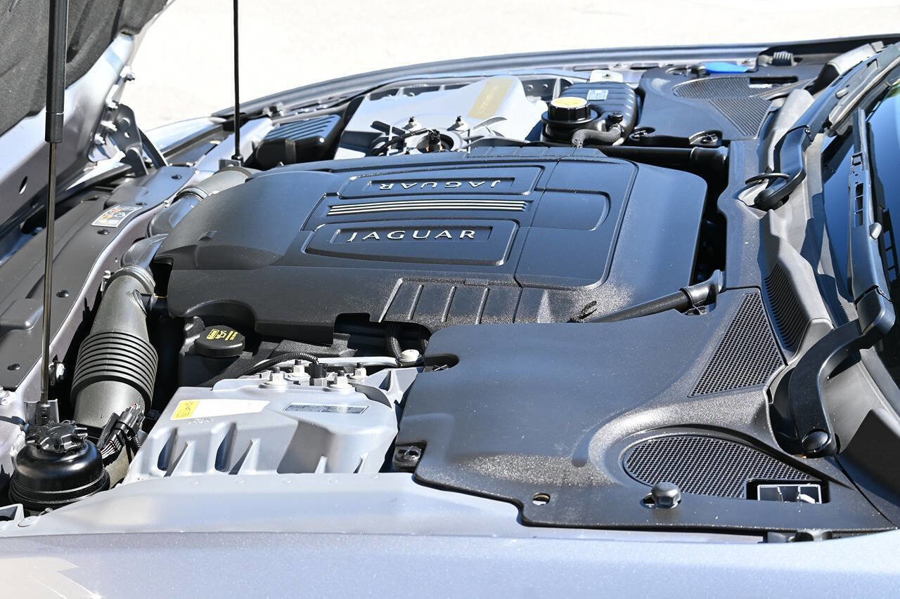 Used 2010 Jaguar XK Convertible image 30