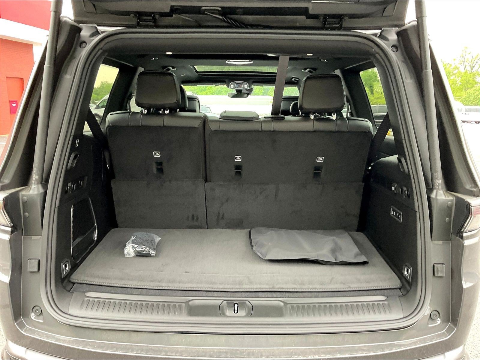 New 2026 Jeep Grand Wagoneer Limited AWD/4WD image 23