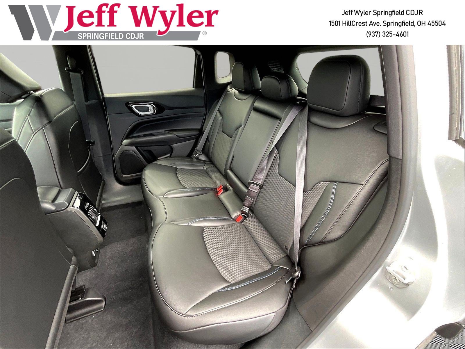 New 2026 Jeep Compass Latitude AWD/4WD image 19