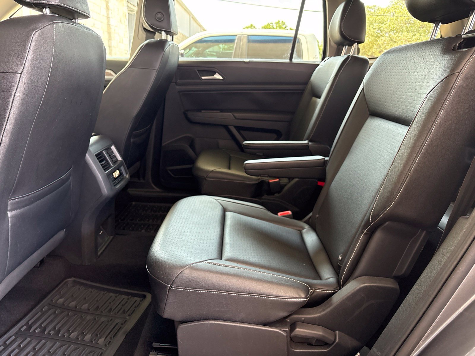Used 2021 Volkswagen Atlas SE w/ Panoramic Sunroof Package AWD/4WD image 16