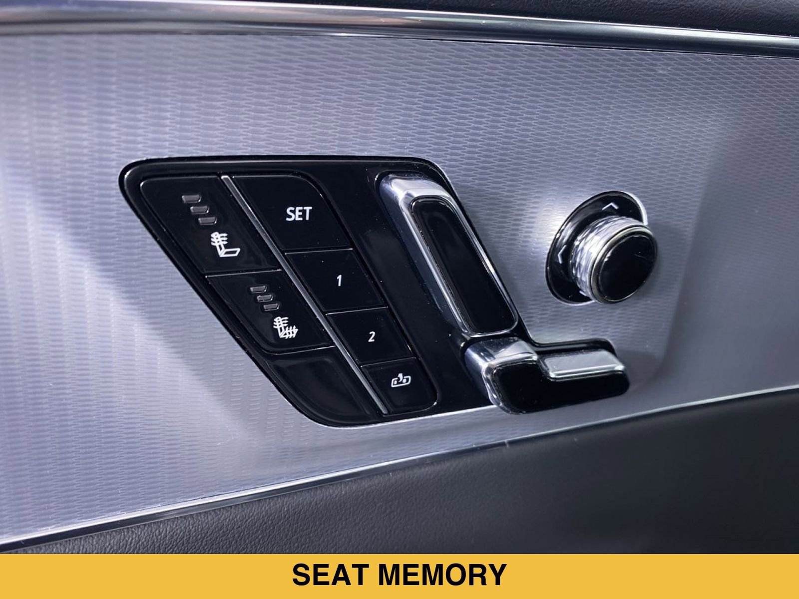 Certified 2024 Cadillac Lyriq Tech AWD/4WD image 10