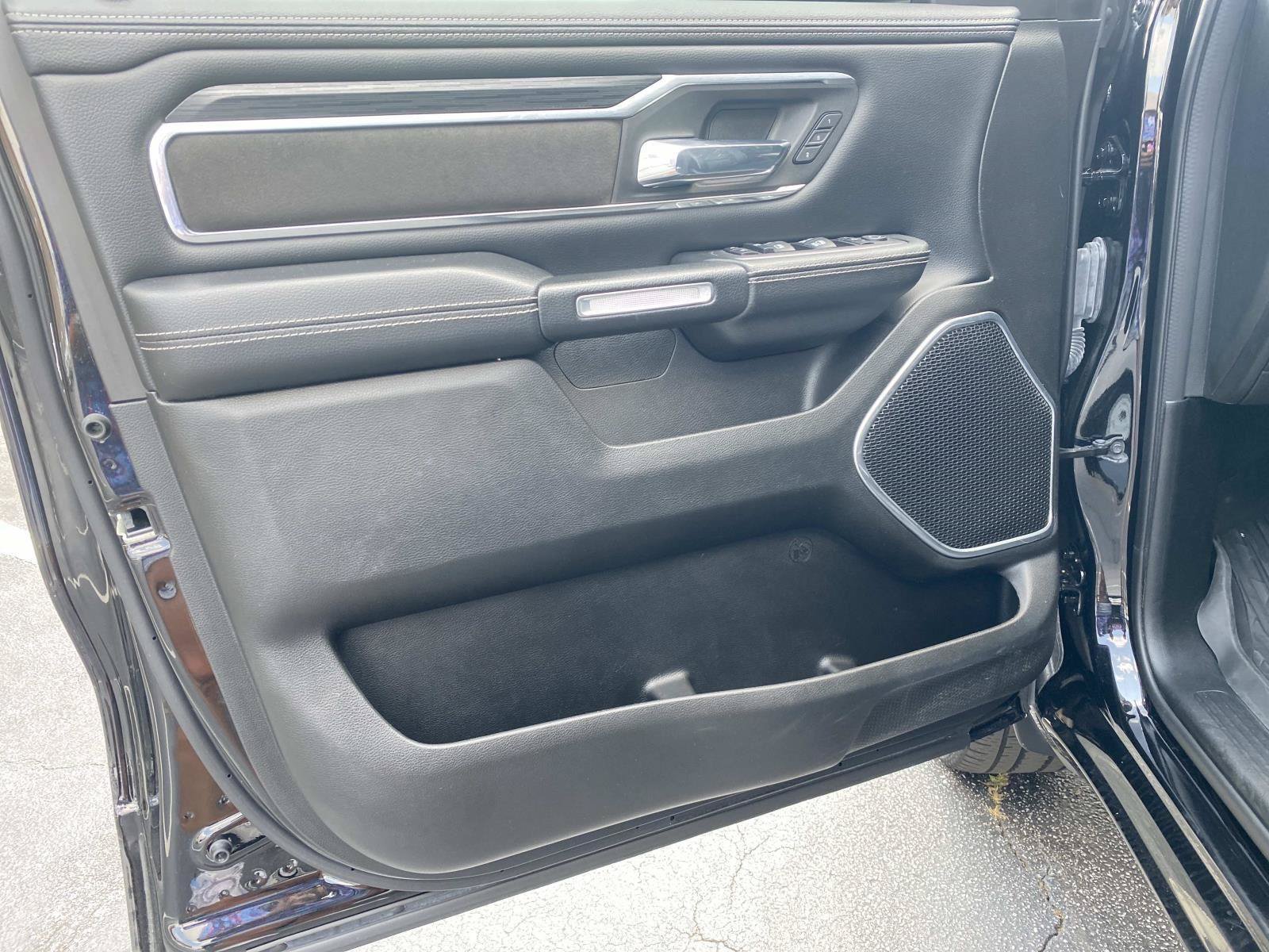 Used 2023 RAM 1500 Laramie AWD/4WD image 22