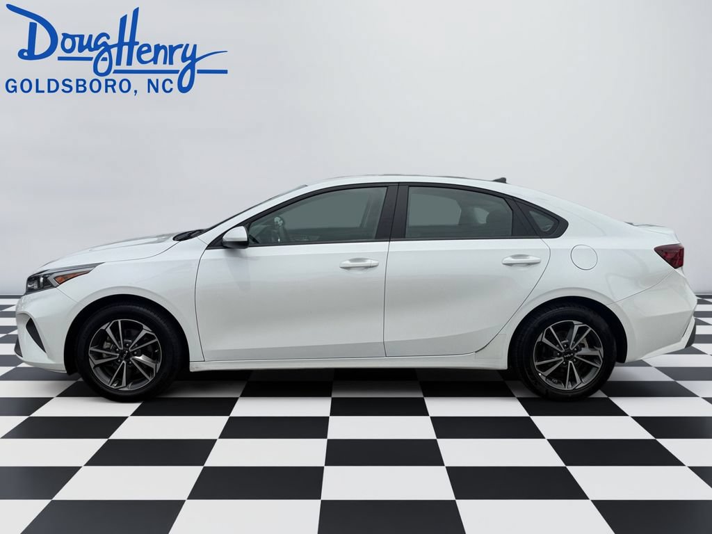 Used 2024 Kia Forte LXS FWD image 2