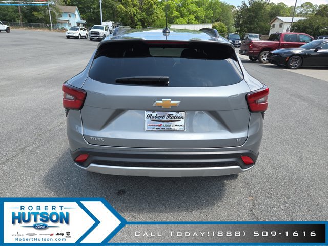 Used 2025 Chevrolet Trax LT w/ Driver Confidence Package FWD image 7