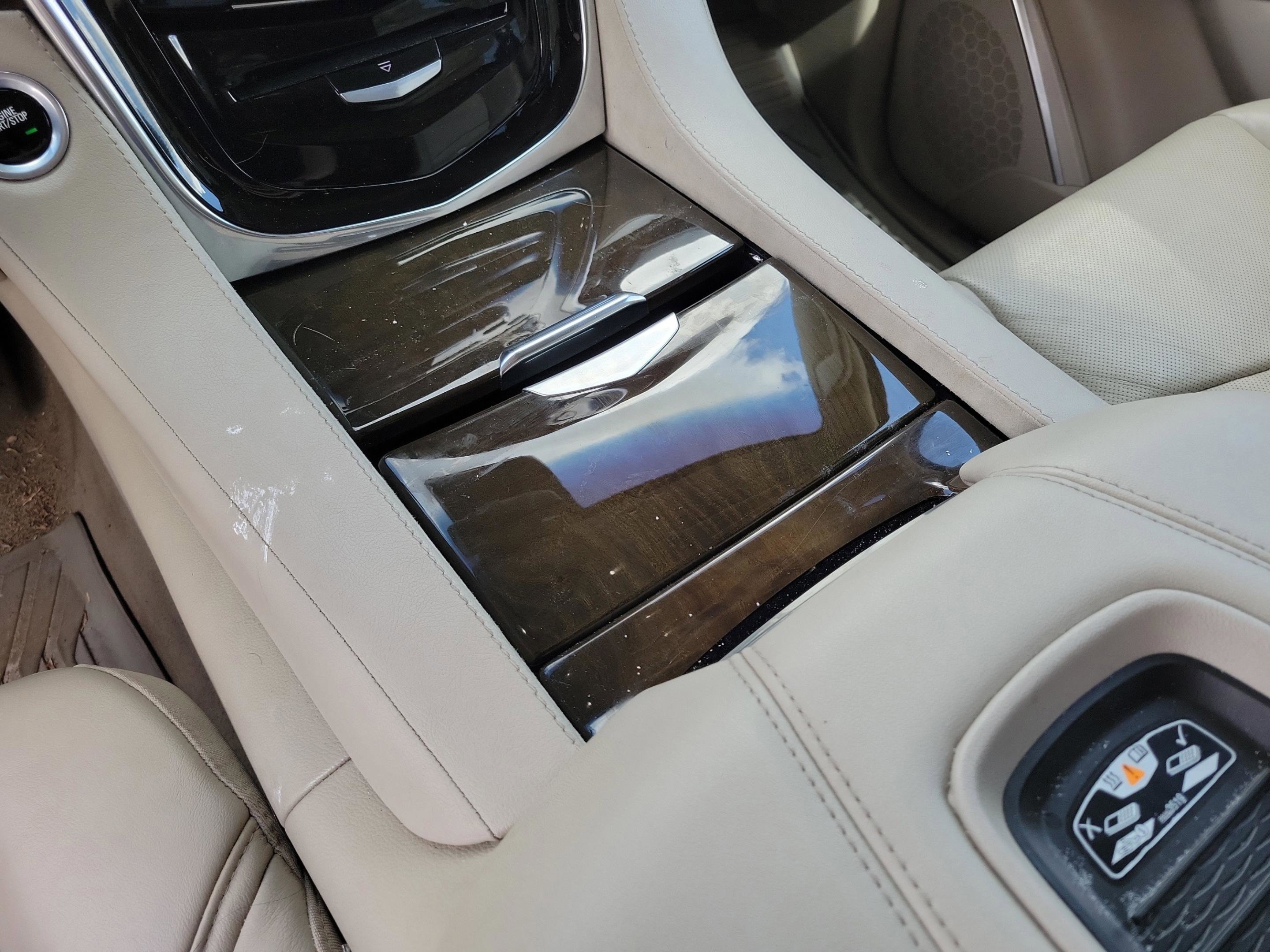 Used 2019 Cadillac Escalade Premium Luxury AWD/4WD image 21