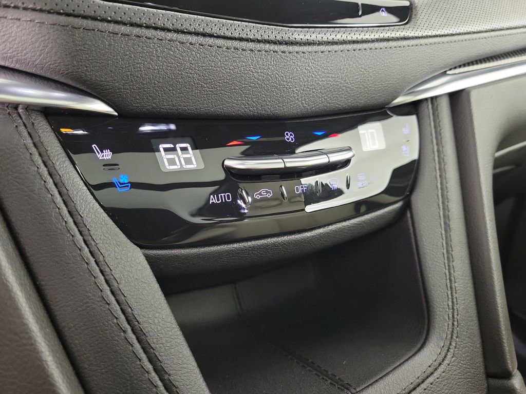 Certified 2023 Cadillac XT5 Sportv w/ Technology Package image 29