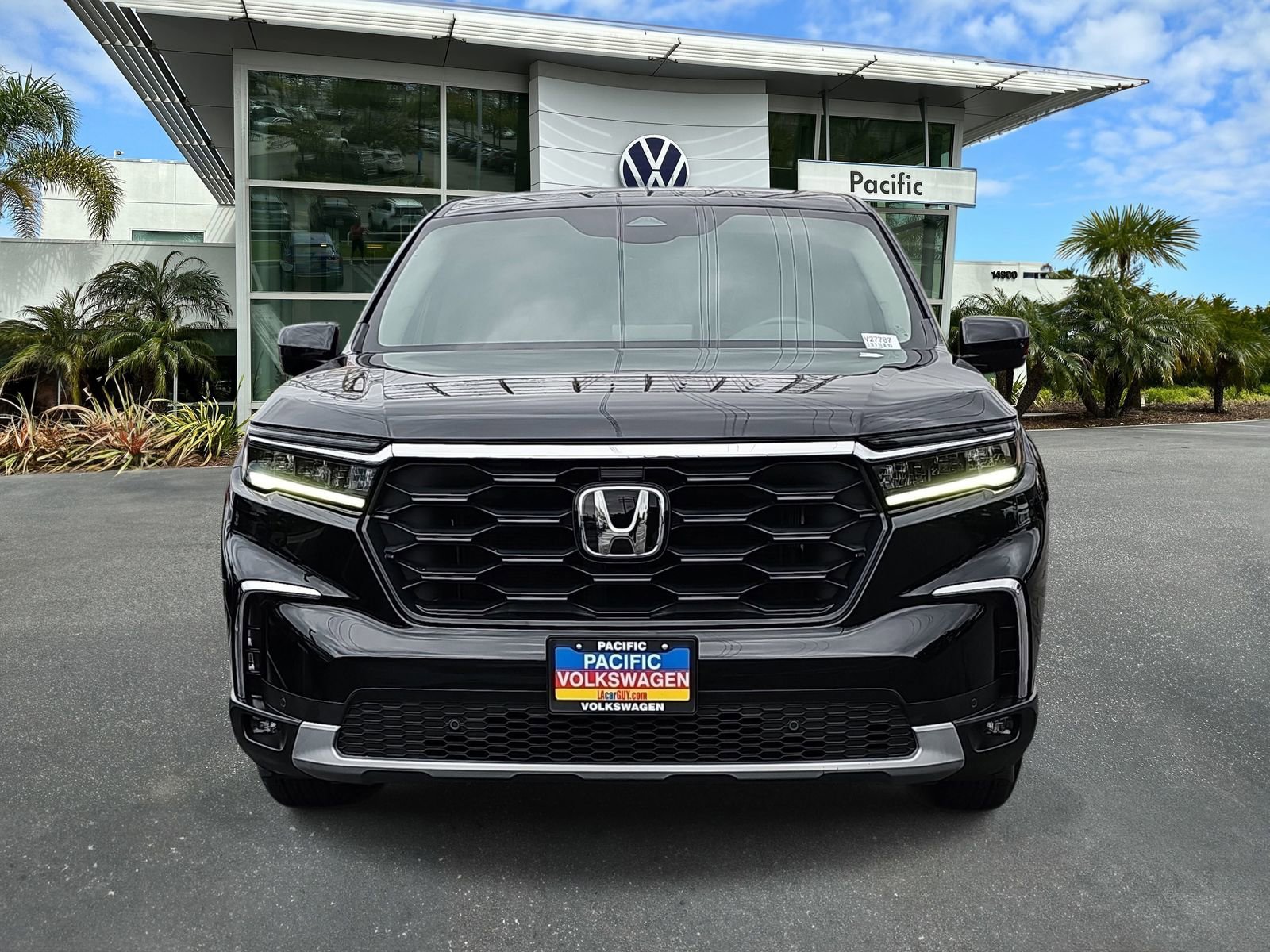 Used 2025 Honda Pilot EX-L image 2