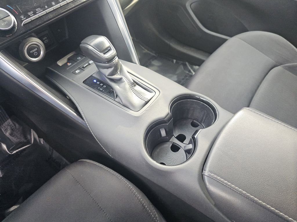 Used 2024 Toyota Venza LE image 31