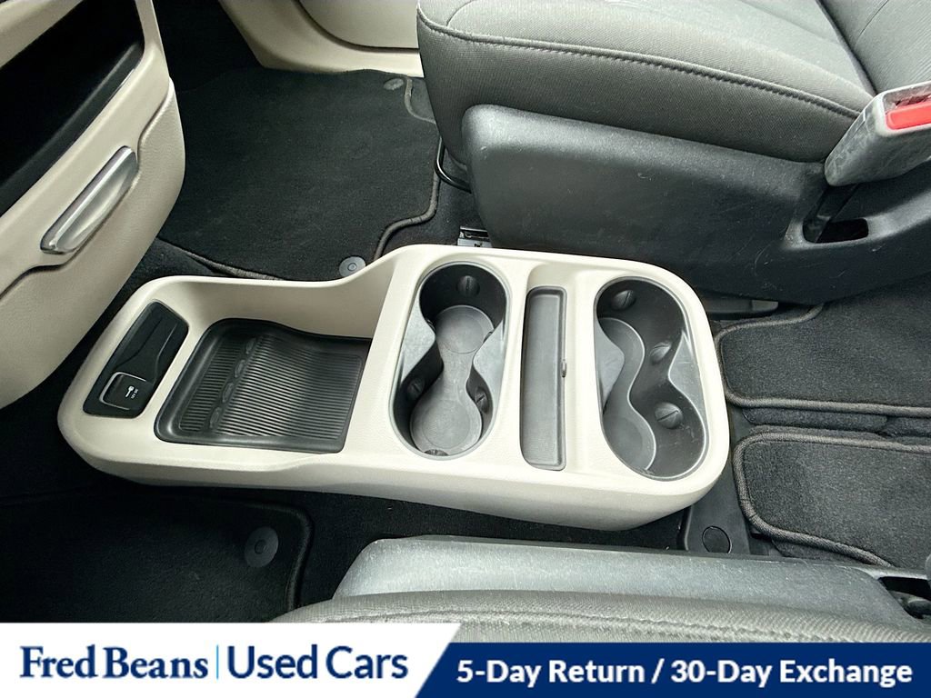 Used 2022 Chrysler Voyager LX image 37