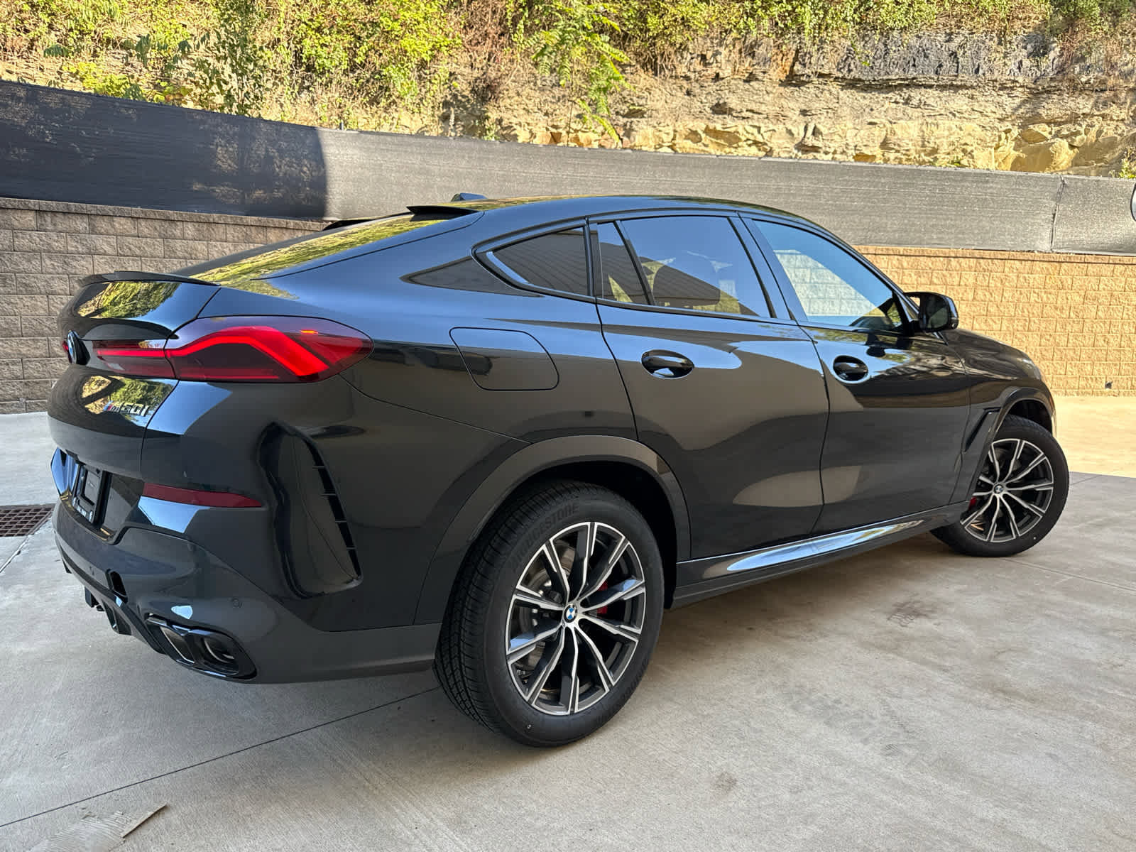 New 2026 BMW X6 M60i w/ Executive Package image 3