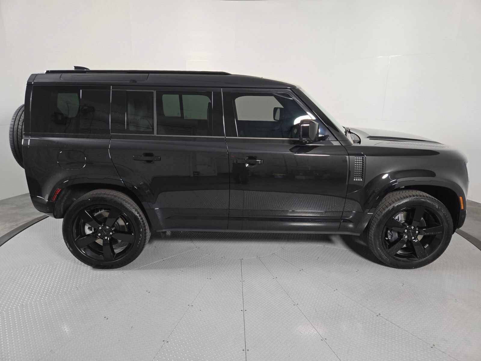 New 2026 Land Rover Defender 110 X-Dynamic SE AWD/4WD image 6