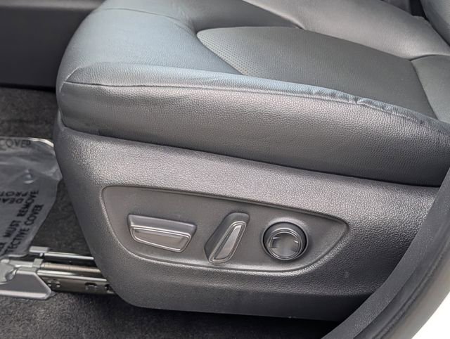 Used 2025 Toyota Grand Highlander FWD image 25