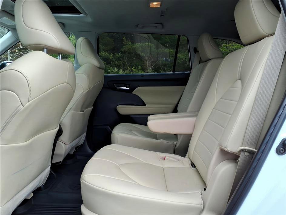 Used 2023 Toyota Highlander XLE image 13