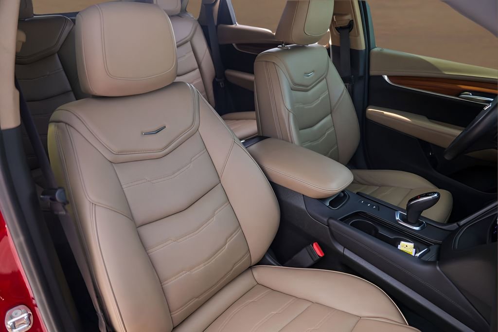 Used 2019 Cadillac XT5 Platinum AWD/4WD image 28
