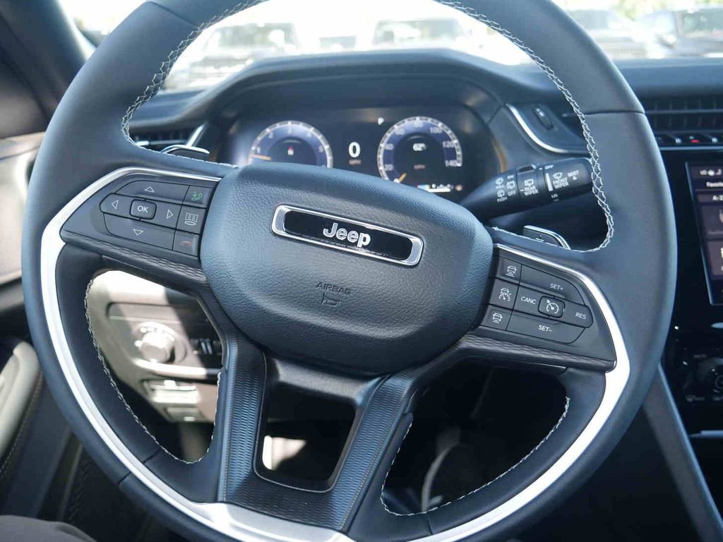 New 2025 Jeep Grand Cherokee Altitude image 38