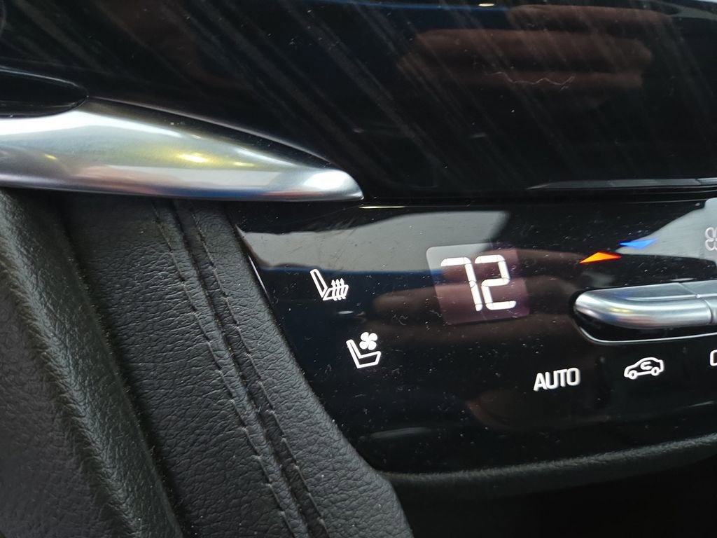 Used 2023 Cadillac XT6 Premium Luxury image 25