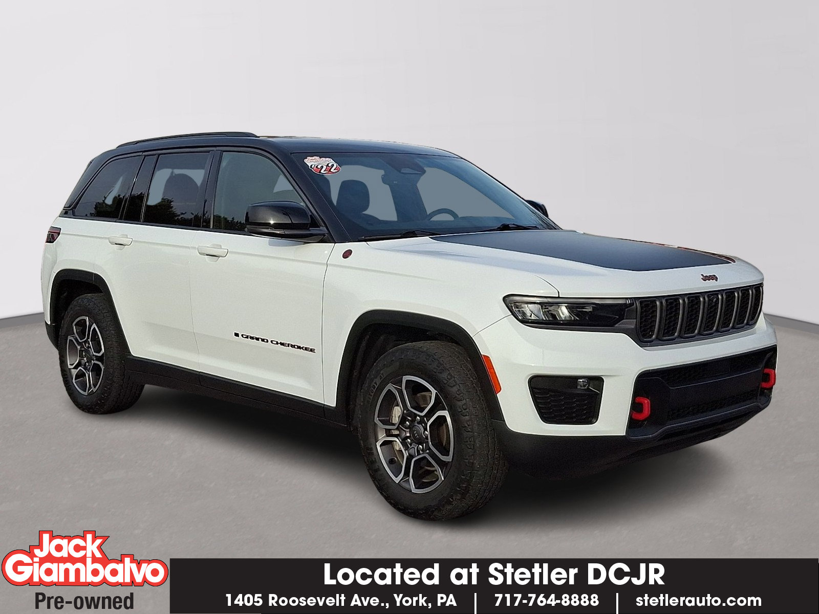 Used 2022 Jeep Grand Cherokee Trailhawk image 1