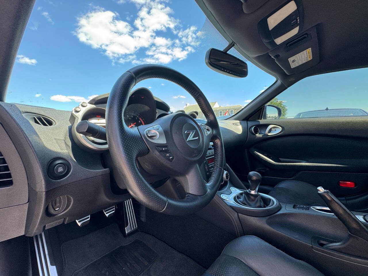 Used 2009 Nissan 370Z Touring image 15