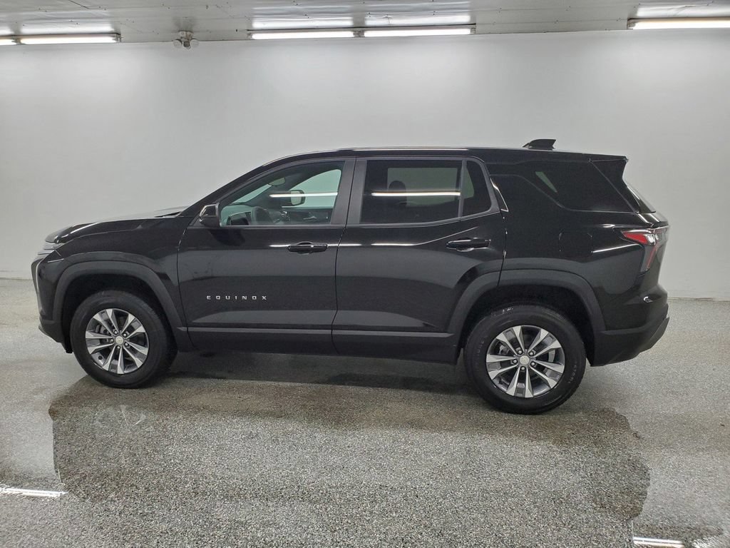 Used 2026 Chevrolet Equinox LT FWD image 8