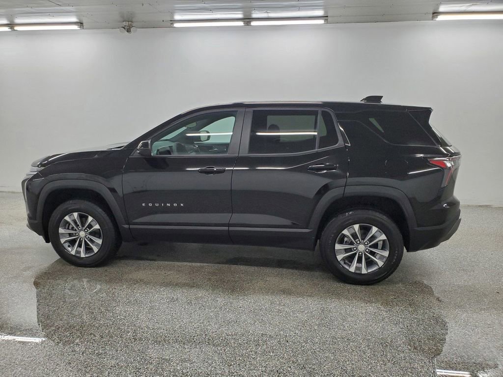 Used 2026 Chevrolet Equinox LT FWD image 8