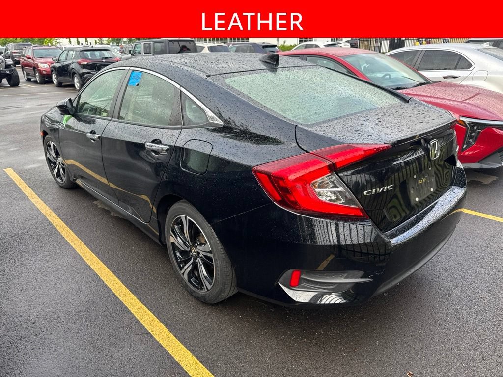 Used 2018 Honda Civic Touring image 4
