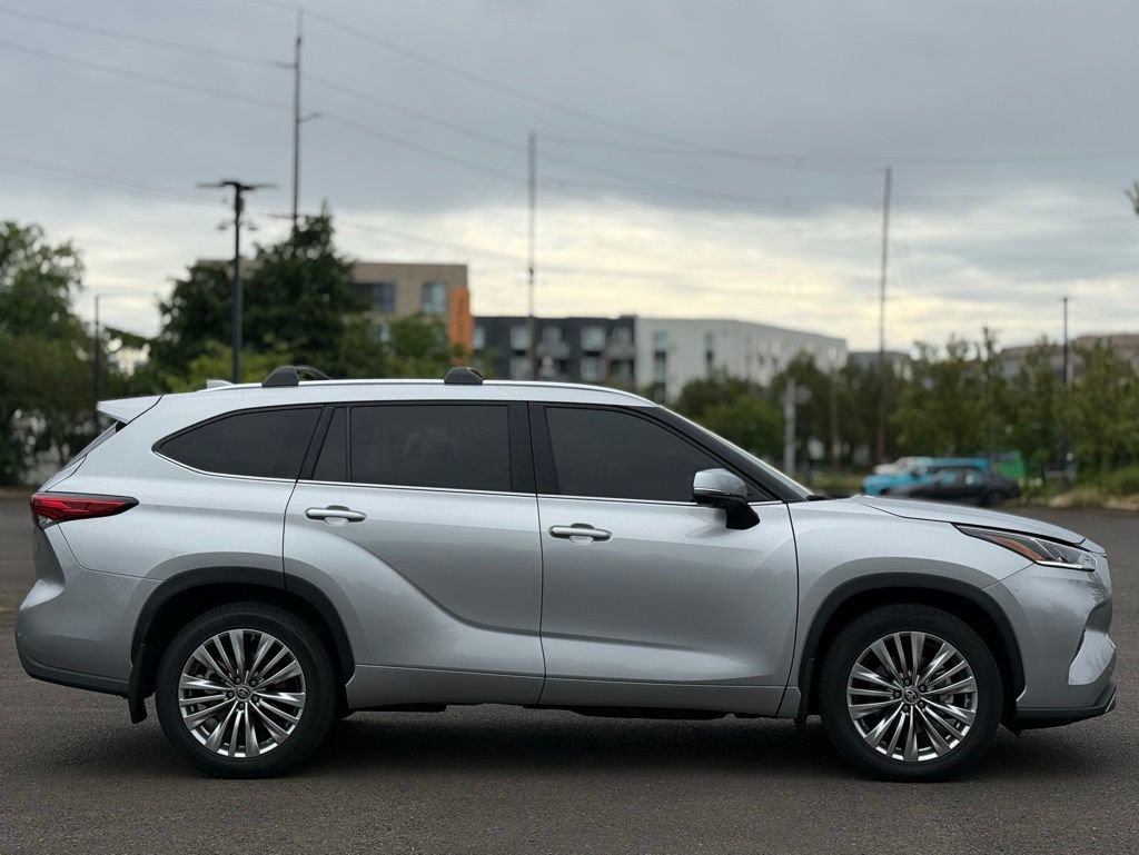 Used 2023 Toyota Highlander Platinum AWD/4WD image 6