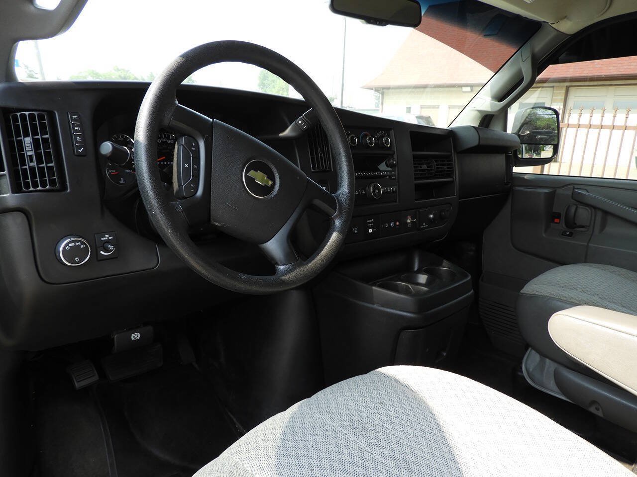 Used 2016 Chevrolet Express 2500 LT w/ LT Preferred Equipment Group RWD image 13