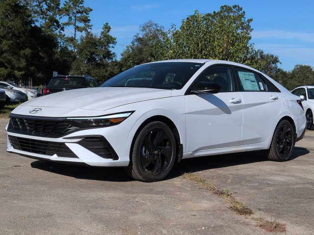 New 2026 Hyundai Elantra SEL Sport FWD image 2