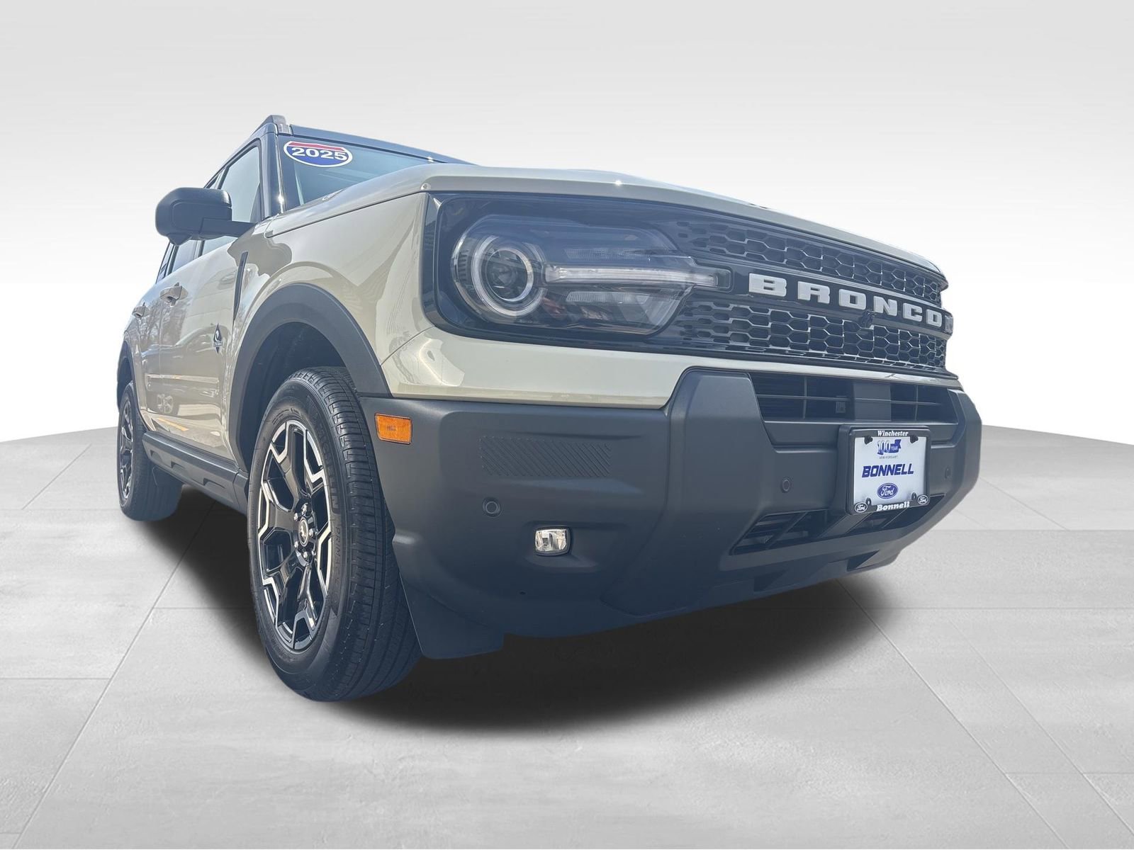 Used 2025 Ford Bronco Sport Outer Banks w/ Outer Banks Tech Package+ AWD/4WD image 9