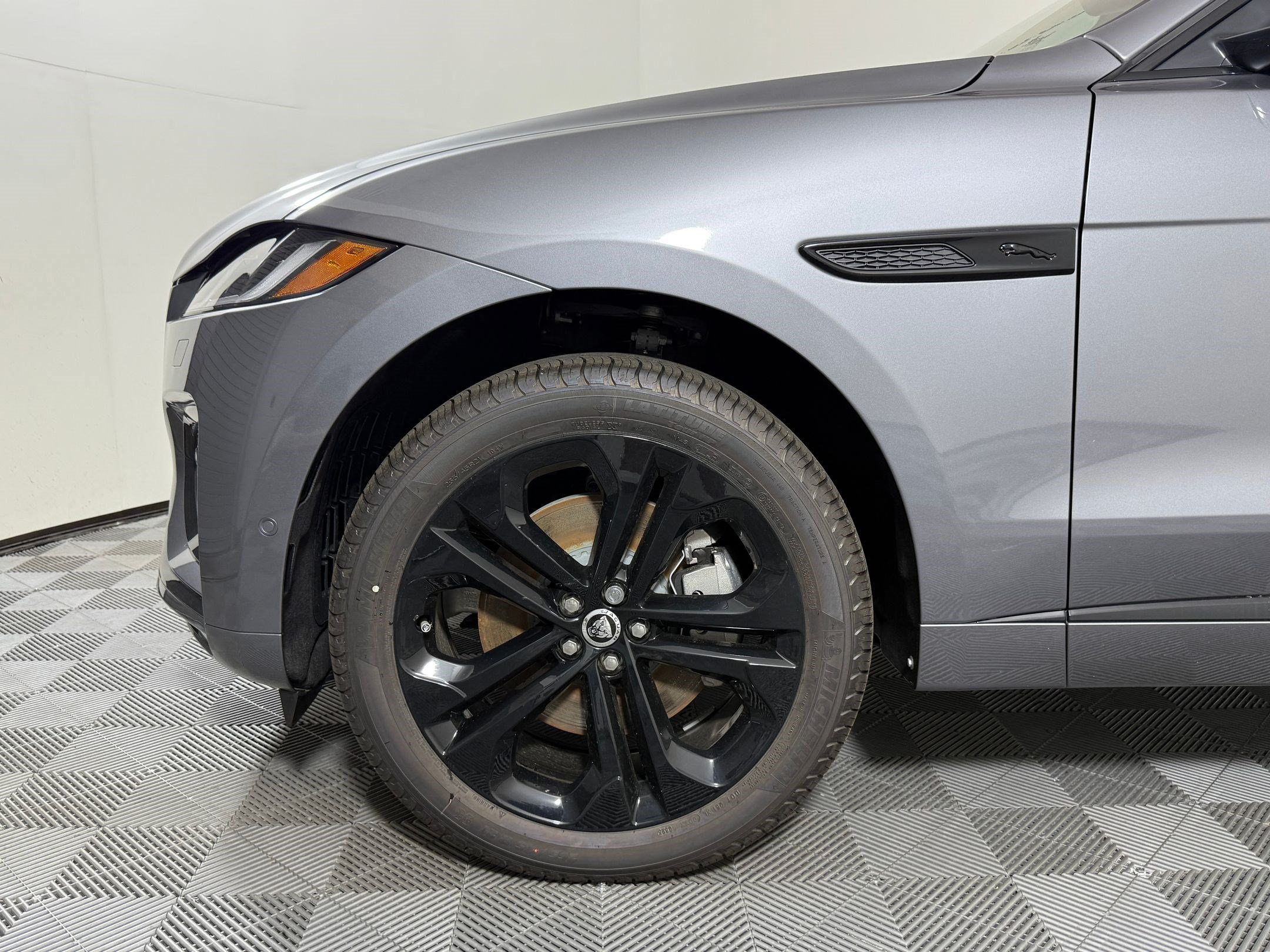 New 2026 Jaguar F-PACE R-Dynamic S AWD/4WD image 13