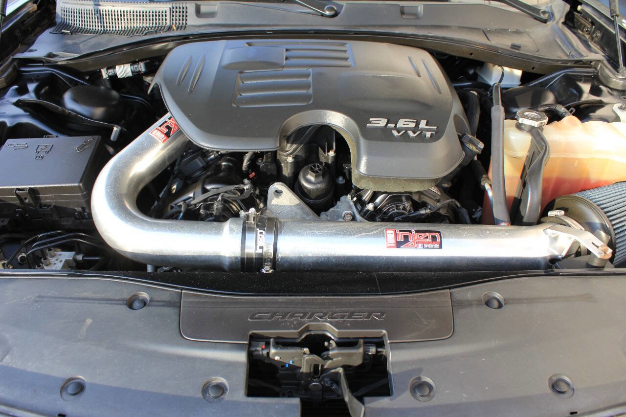 Used 2016 Dodge Charger SE w/ Power Sunroof Group image 23