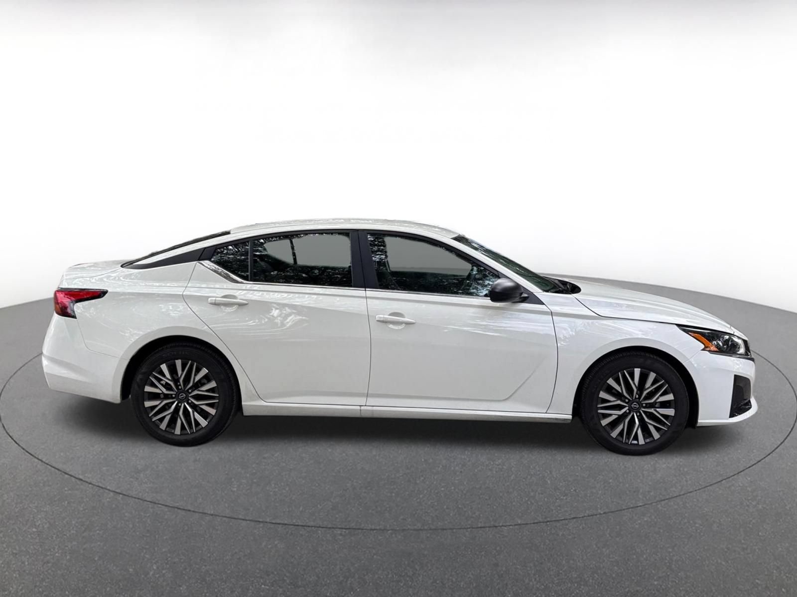 Used 2026 Nissan Altima 2.5 SV FWD image 8